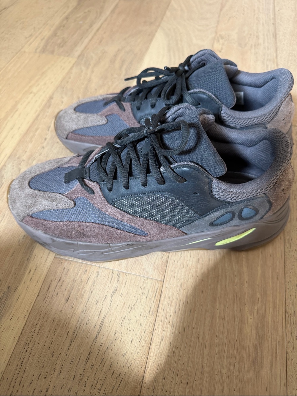 adidas Yeezy Boost 700 'Mauve - Picture 4 of 5